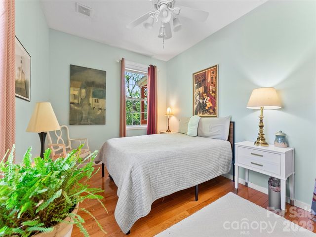 64 Wyoming Road, Asheville, NC 28803
