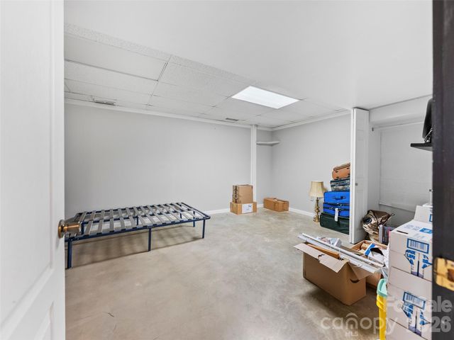 64 Wyoming Road, Asheville, NC 28803