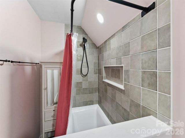 64 Wyoming Road, Asheville, NC 28803