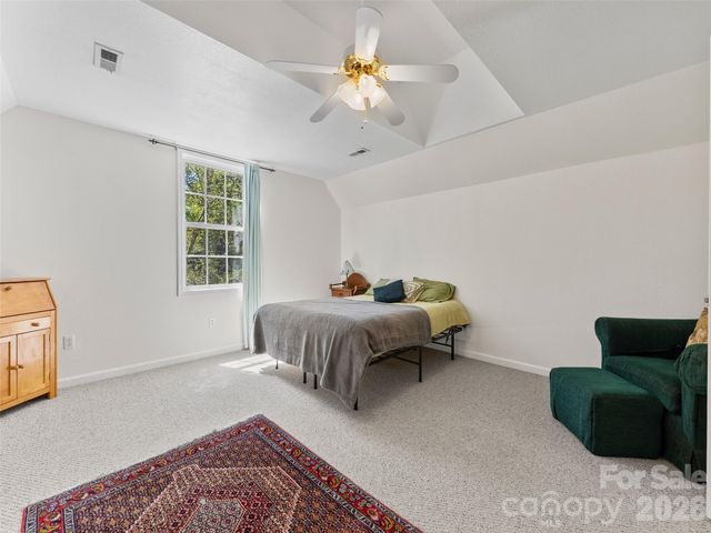 64 Wyoming Road, Asheville, NC 28803