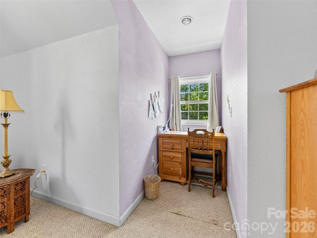 64 Wyoming Road, Asheville, NC 28803
