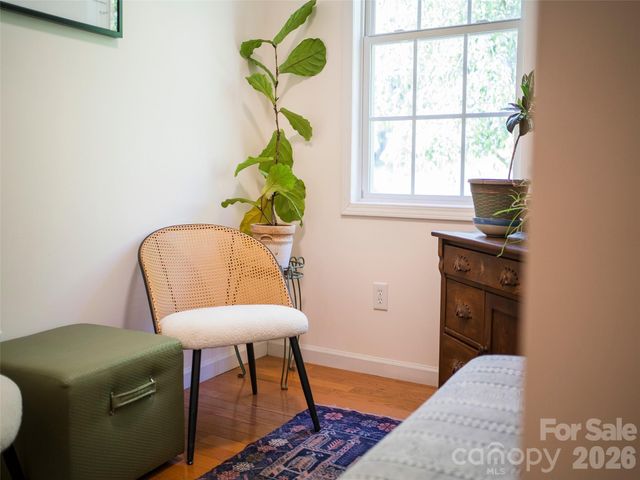64 Wyoming Road, Asheville, NC 28803