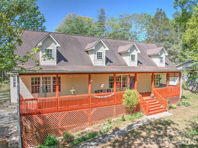 64 Wyoming Road, Asheville, NC 28803