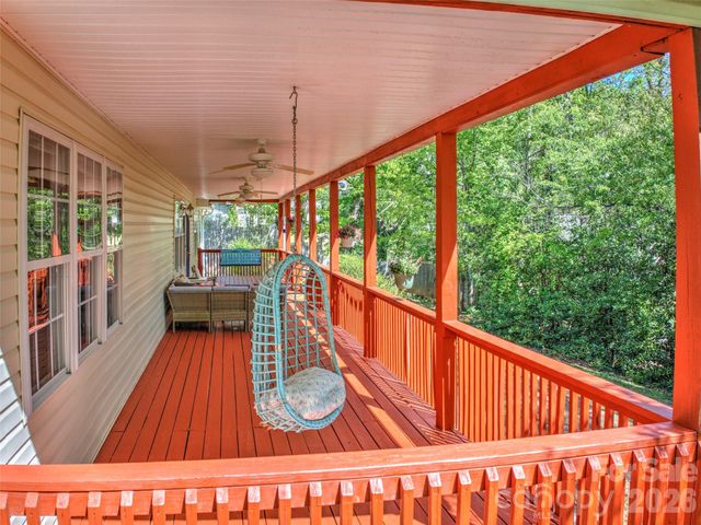 64 Wyoming Road, Asheville, NC 28803