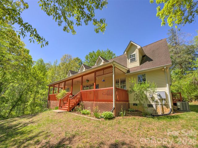 64 Wyoming Road, Asheville, NC 28803