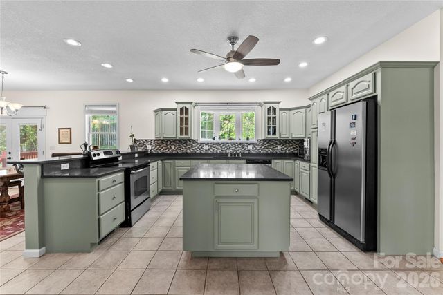 64 Wyoming Road, Asheville, NC 28803