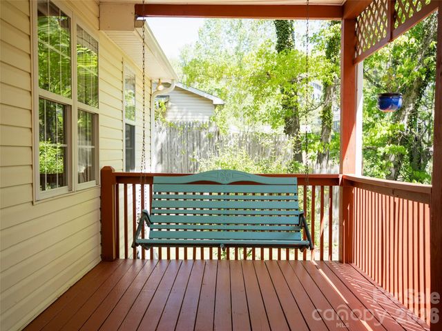 64 Wyoming Road, Asheville, NC 28803