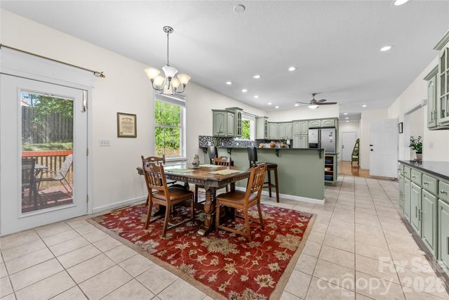 64 Wyoming Road, Asheville, NC 28803