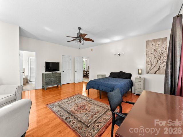 64 Wyoming Road, Asheville, NC 28803