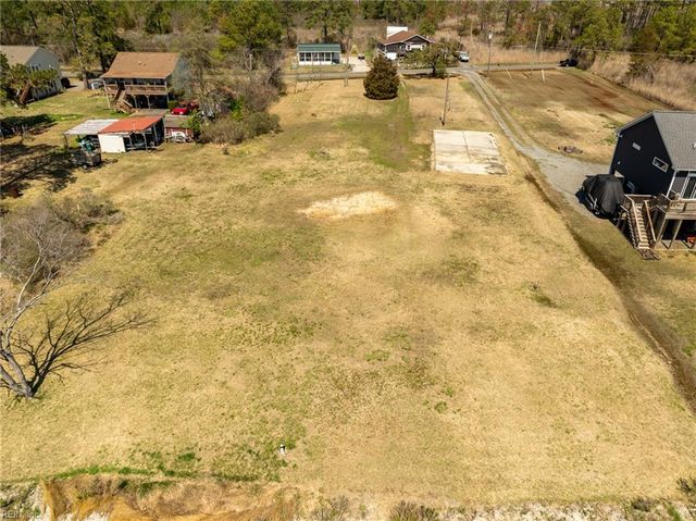 1754 Jenkins Neck RD, Hayes, VA 23072