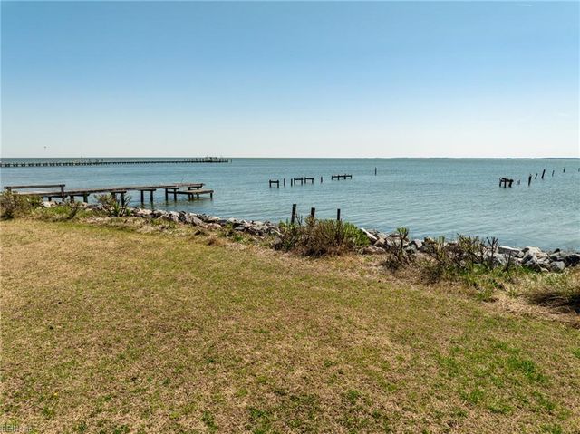 1754 Jenkins Neck RD, Hayes, VA 23072