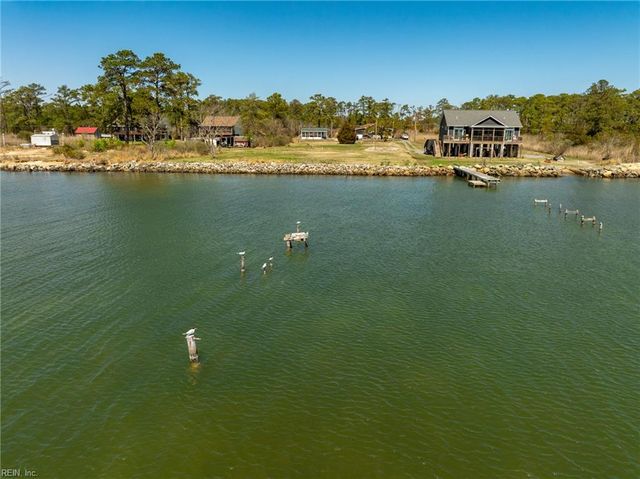 1754 Jenkins Neck RD, Hayes, VA 23072