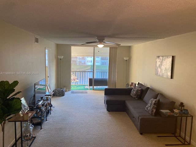 361 S Hollybrook Dr 206, Pembroke Pines, FL 33025