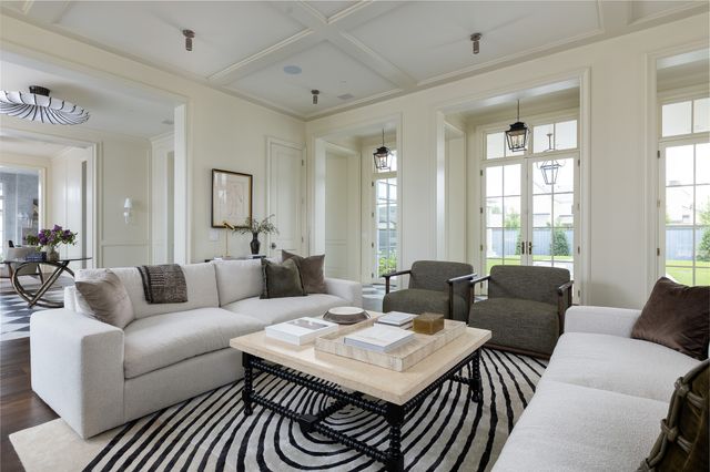 5610 Lobello, Dallas, TX 75229