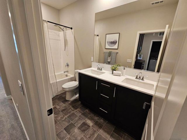 1118 Delpy View Point, Vista, CA 92084