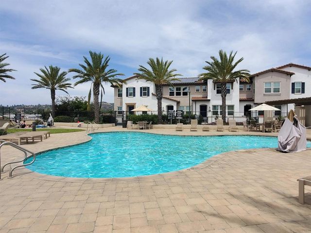 1118 Delpy View Point, Vista, CA 92084