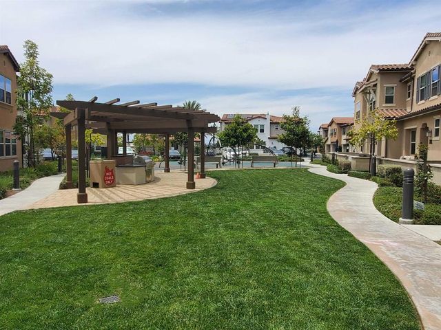 1118 Delpy View Point, Vista, CA 92084