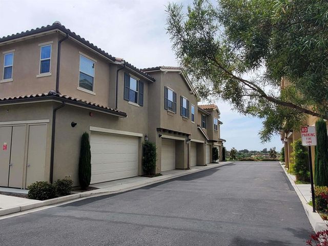 1118 Delpy View Point, Vista, CA 92084
