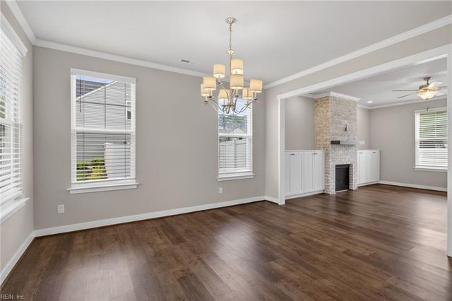 709 Renee LN, Chesapeake, VA 23322