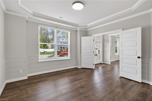 709 Renee LN, Chesapeake, VA 23322