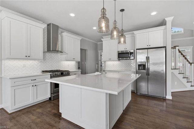 709 Renee LN, Chesapeake, VA 23322