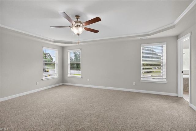 709 Renee LN, Chesapeake, VA 23322