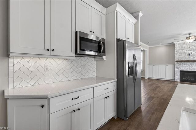 709 Renee LN, Chesapeake, VA 23322