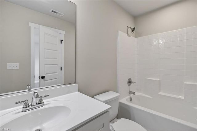709 Renee LN, Chesapeake, VA 23322