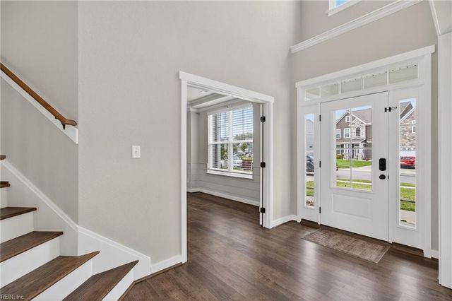 709 Renee LN, Chesapeake, VA 23322