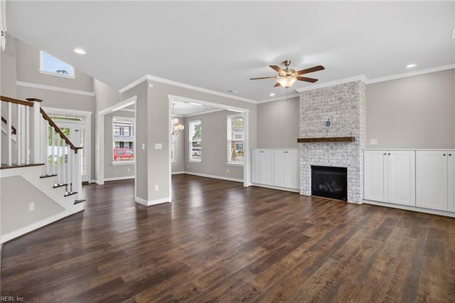 709 Renee LN, Chesapeake, VA 23322