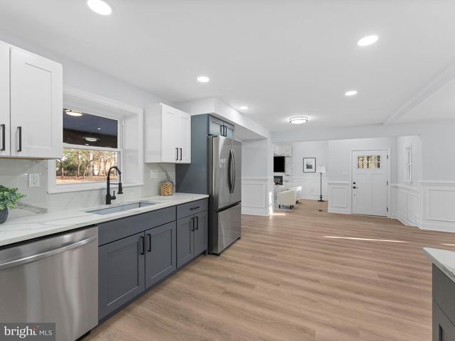 407 CHESTNUT ST, Delran, NJ 08075