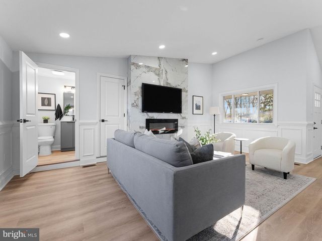 407 CHESTNUT ST, Delran, NJ 08075