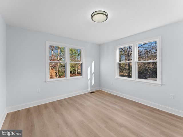 407 CHESTNUT ST, Delran, NJ 08075