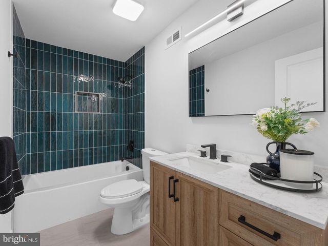 407 CHESTNUT ST, Delran, NJ 08075