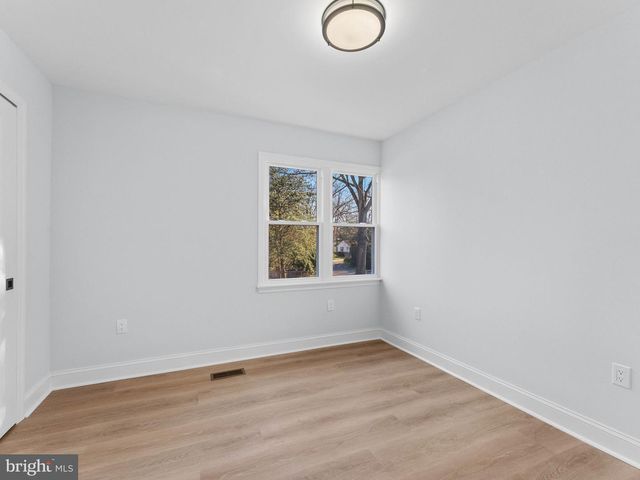 407 CHESTNUT ST, Delran, NJ 08075