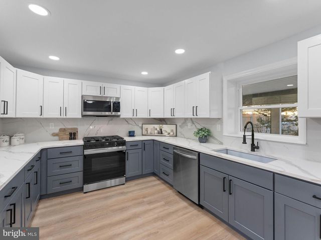 407 CHESTNUT ST, Delran, NJ 08075