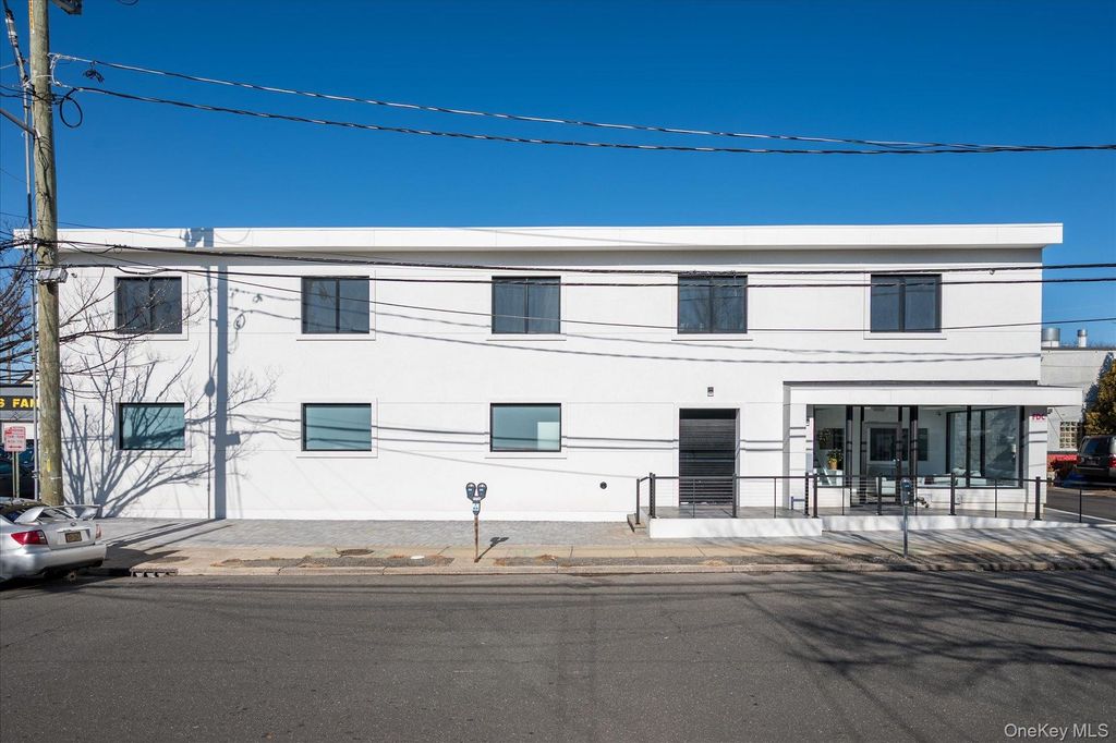 25 Willowdale Avenue 2ND FLOOR, Port Washington, NY 11050 — photo 2