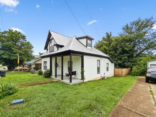 118 Nall Ave, Centerville, TN 37033