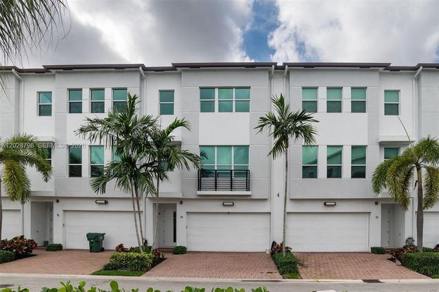 2900 NE 12th Ter 14, Oakland Park, FL 33334