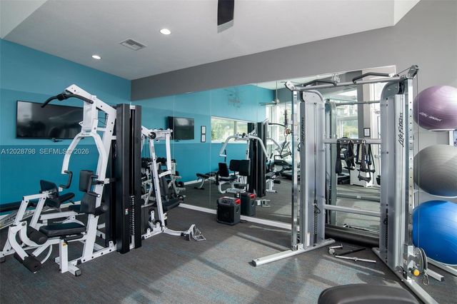 2900 NE 12th Ter 14, Oakland Park, FL 33334