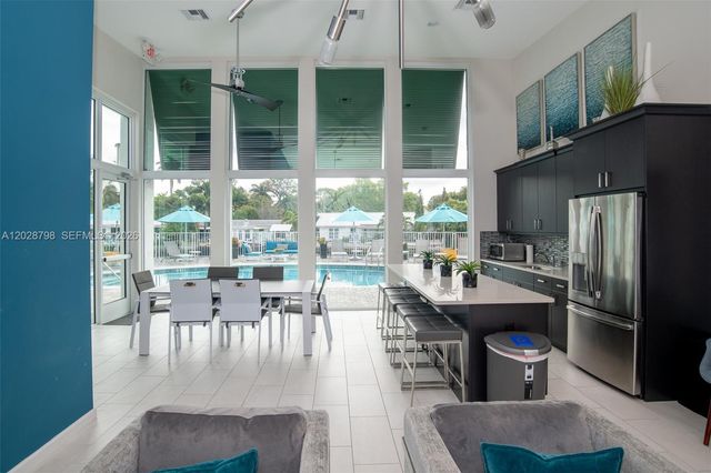 2900 NE 12th Ter 14, Oakland Park, FL 33334