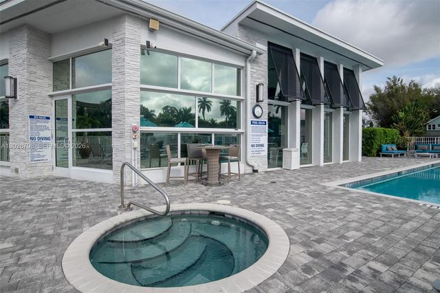 2900 NE 12th Ter 14, Oakland Park, FL 33334