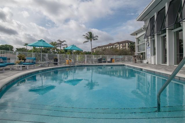 2900 NE 12th Ter 14, Oakland Park, FL 33334