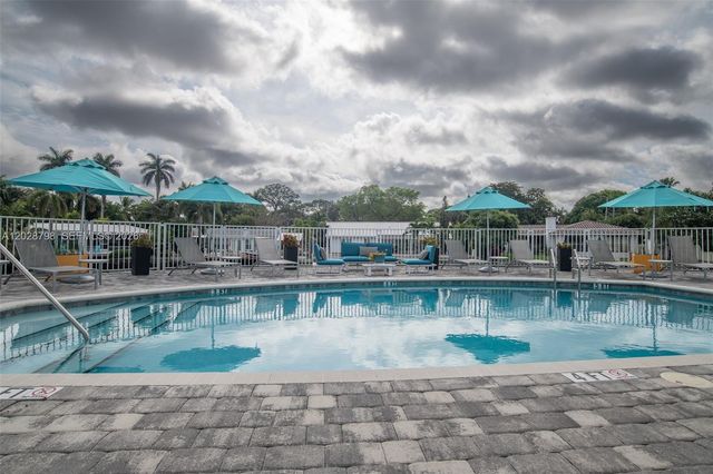 2900 NE 12th Ter 14, Oakland Park, FL 33334