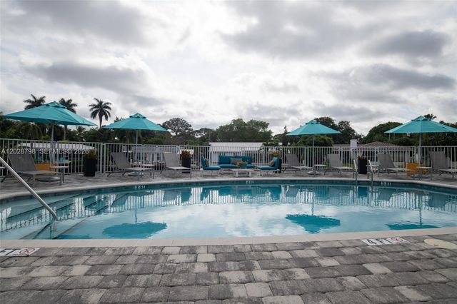 2900 NE 12th Ter 14, Oakland Park, FL 33334