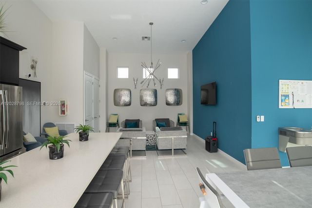 2900 NE 12th Ter 14, Oakland Park, FL 33334