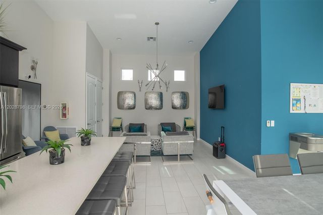 2900 NE 12th Ter 14, Oakland Park, FL 33334