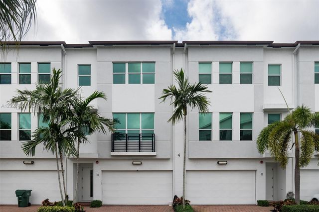 2900 NE 12th Ter 14, Oakland Park, FL 33334