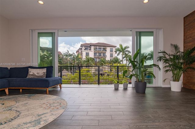 2900 NE 12th Ter 14, Oakland Park, FL 33334