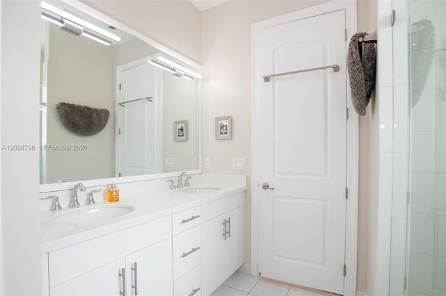 2900 NE 12th Ter 14, Oakland Park, FL 33334